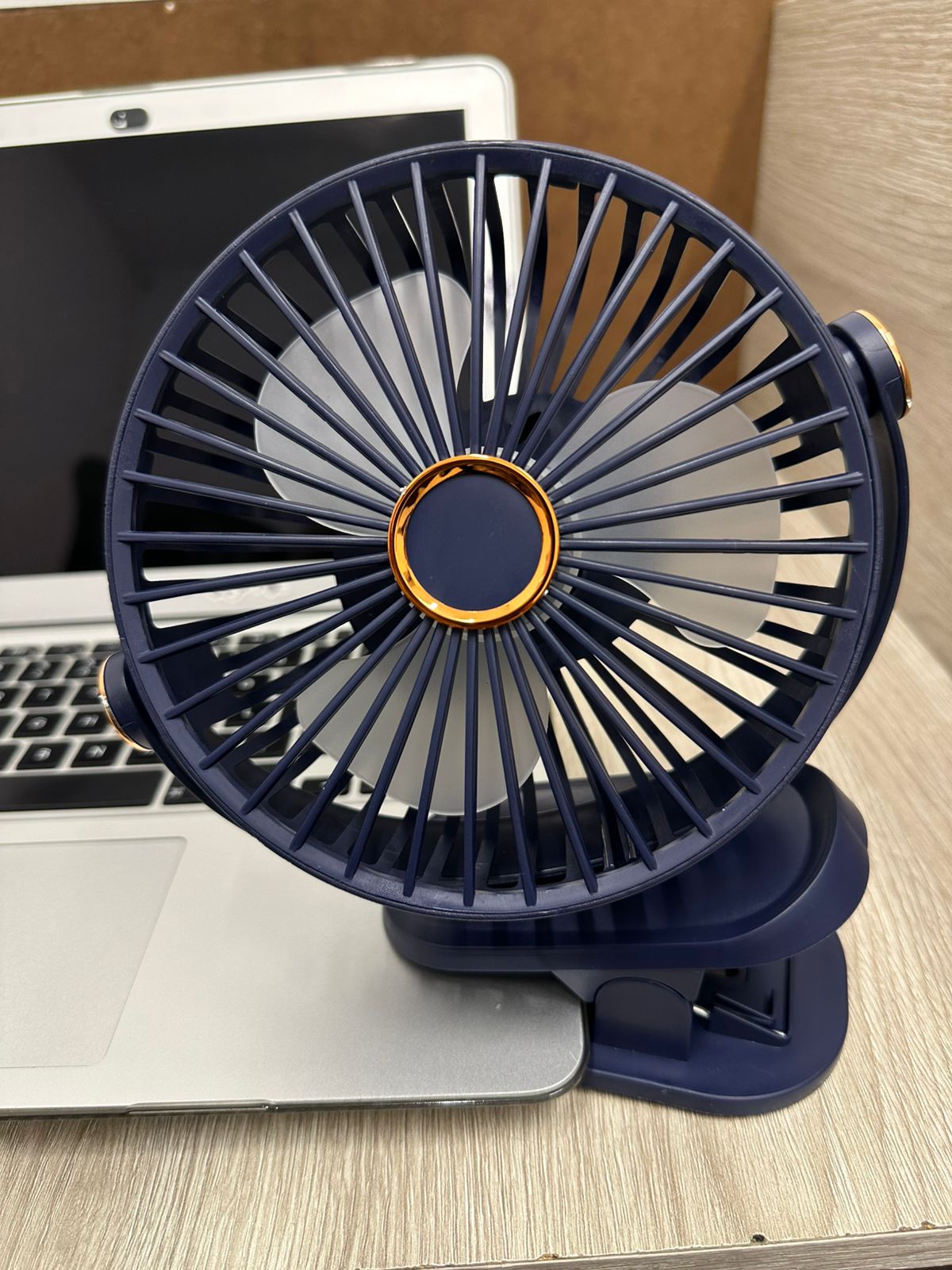 Mini Ventilador Compacto: Ideal para Hogar, Oficina o Viaje